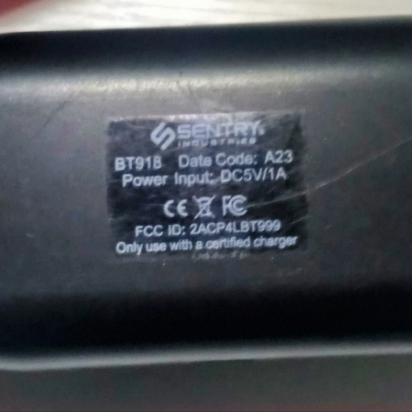 Sentry Bluetooth Wireless Earbuds w/ Charger Dock - Picture 4 of 4